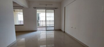 Room in 2 BHK Apartment at Majestique Landmark Miami, Dhayari – for Rent