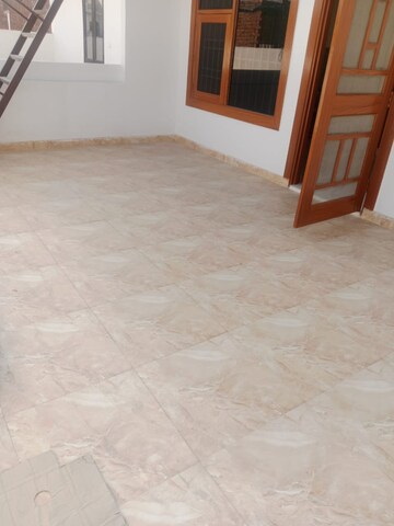 Room in 3 BHK Apartment at Vasundhara Sector 1 – for Rent