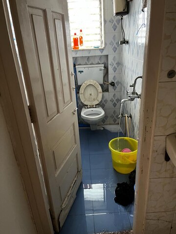 Bathroom in 1 BHK Apartment at Mahim West – for Rent