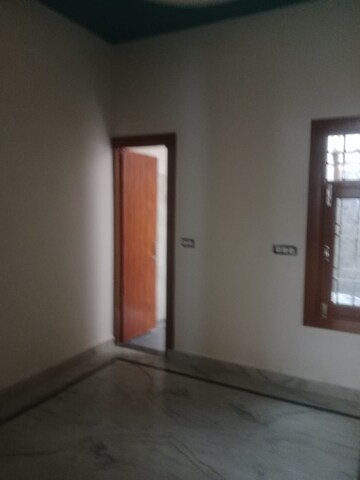Room in 3 BHK Apartment at Vasundhara Sector 1 – for Rent
