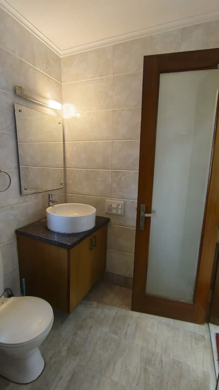 Attached Bathroom, greater kailash ii 3 Bedroom 1650 Sq.Ft. Builder Floor In Greater Kailash ii Delhi 8177028
