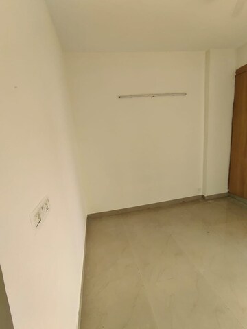 2 BHK Apartment For Rent in Shree Vardhman Green Court, Sector 90