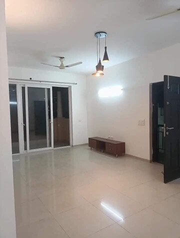 Room in 3 BHK Apartment at Vasundhara Sector 1 – for Rent
