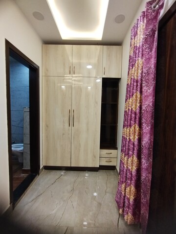 Room in 3 BHK Builder Floor at Uttam Nagar – for Sale
