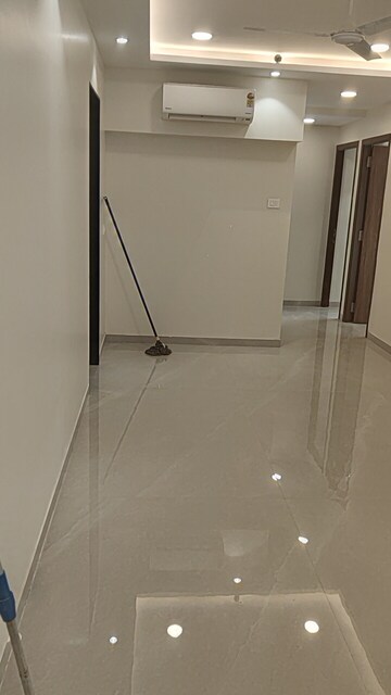 Room in 3 BHK Apartment at Mayfair Bliss, Khar West – for Sale