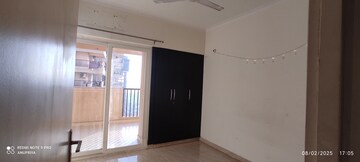 Room in 2 BHK Apartment at Gaur City 2 - 14th Avenue, Sector 16c Greater Noida – for Rent