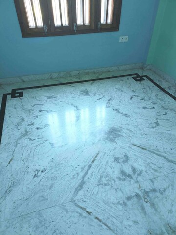 Room in 1.5 BHK Independent House at Jankipuram – for Rent