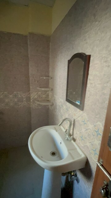 Bathroom in 3 BHK Builder Floor at Sector 43 – for Rent