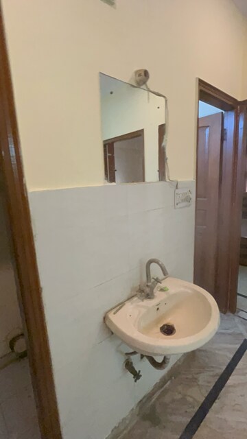 Bathroom in 3 BHK Builder Floor at Sector 43 – for Rent
