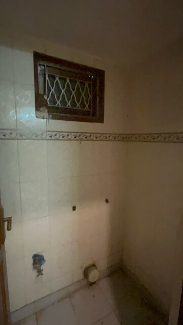 Furnished Amenities in 3 BHK Builder Floor at Sector 43 – for Rent