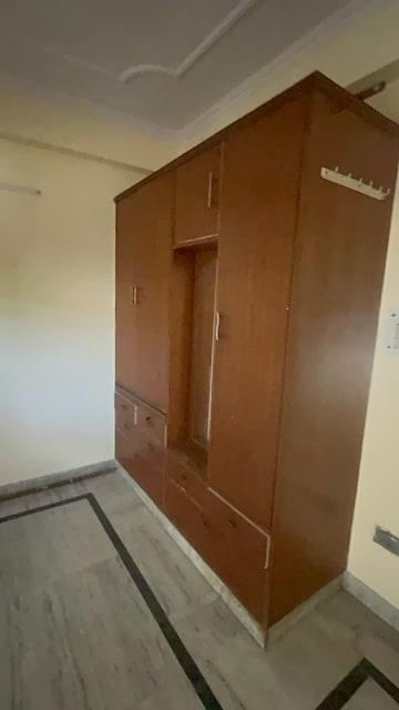 Furnished Amenities in 3 BHK Builder Floor at Sector 43 – for Rent