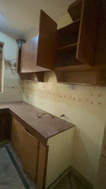 Kitchen in 3 BHK Builder Floor at Sector 43 – for Rent