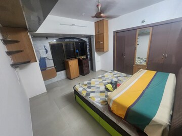 Bedroom in 2 BHK Apartment at Laxmi Royal Classic, Mulund West – for Rent