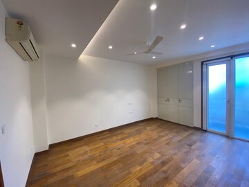 Room in 6+ BHK Independent House at Panchsheel Park – for Rent