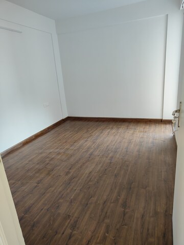 Room in 3 BHK Apartment at Sushma Joynest ZRK, Ghazipur – for Rent