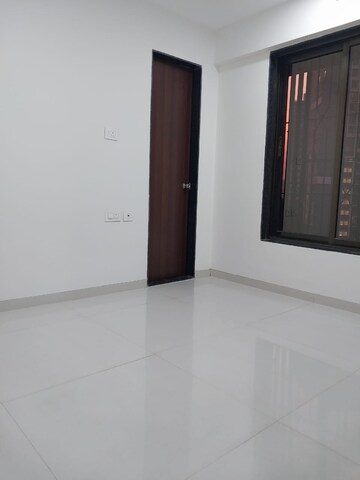 Room in 2 BHK Apartment at Kripa Bliss, Vikhroli East – for Rent