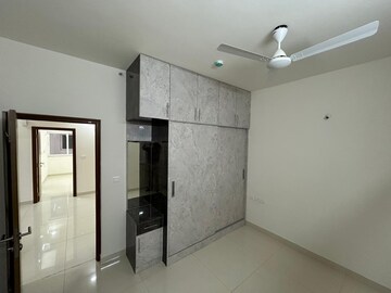Room in 2.5 BHK Apartment at Prestige Tranquil, Kokapet – for Rent