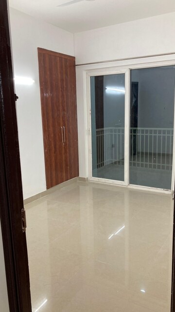 Room in 2 BHK Apartment at Sector 16c Greater Noida – for Rent