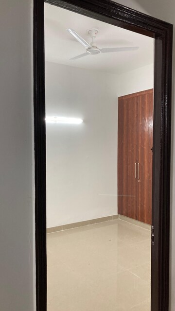 Room in 2 BHK Apartment at Sector 16c Greater Noida – for Rent
