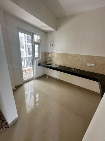Kitchen in 3.5 BHK Apartment at Omaxe Waterscapes, Gomti Nagar – for Rent
