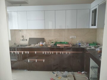 Kitchen in 3.5 BHK Apartment at Omaxe Waterscapes, Gomti Nagar – for Rent