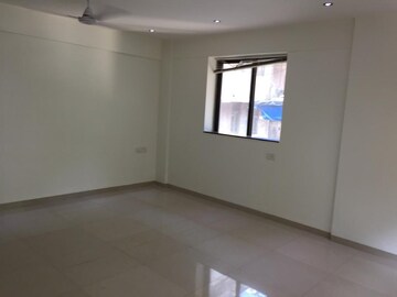 Room in 2 BHK Apartment at Samudra Gaurav, Worli – for Rent