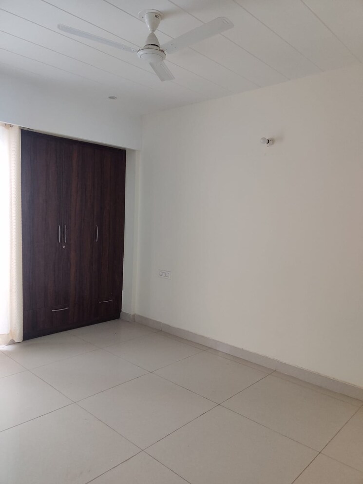 Room, patiala road 3 Bedroom 1350 Sq.Ft. Builder Floor In Patiala Road Zirakpur 8177387