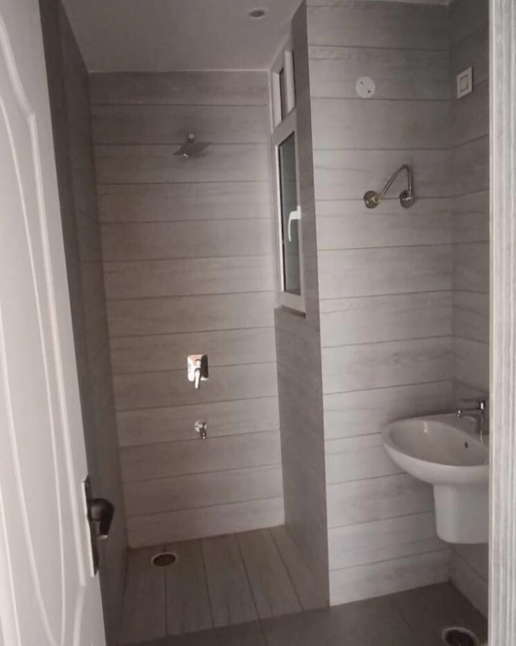 Bathroom, patiala road 3 Bedroom 1350 Sq.Ft. Builder Floor In Patiala Road Zirakpur 8177387