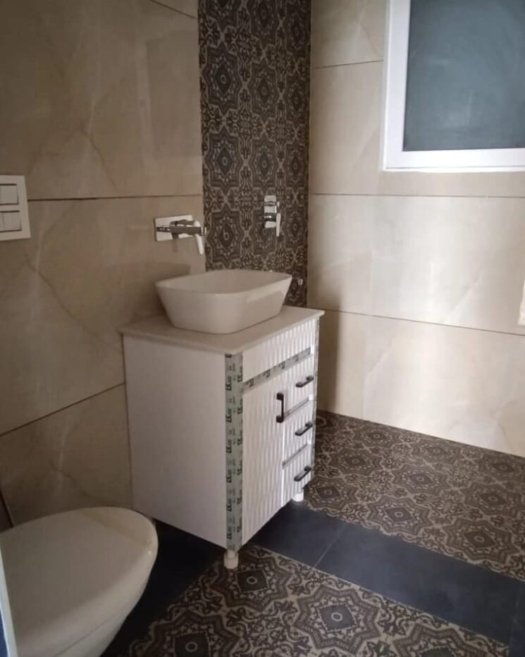 Bathroom, patiala road 3 Bedroom 1350 Sq.Ft. Builder Floor In Patiala Road Zirakpur 8177387