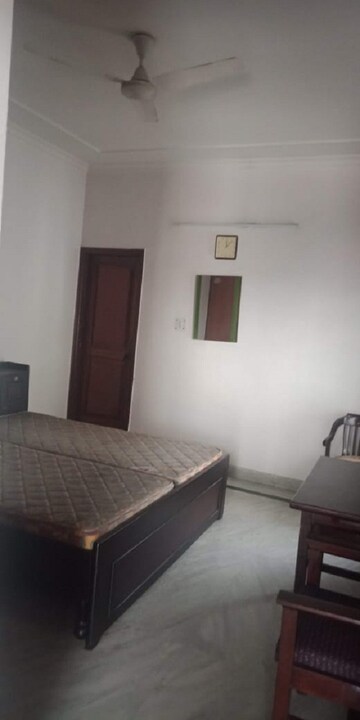 Bathroom in 3 BHK Builder Floor at Jyoti Kiran RWA, Pi I And Ii Greater Noida – for Rent