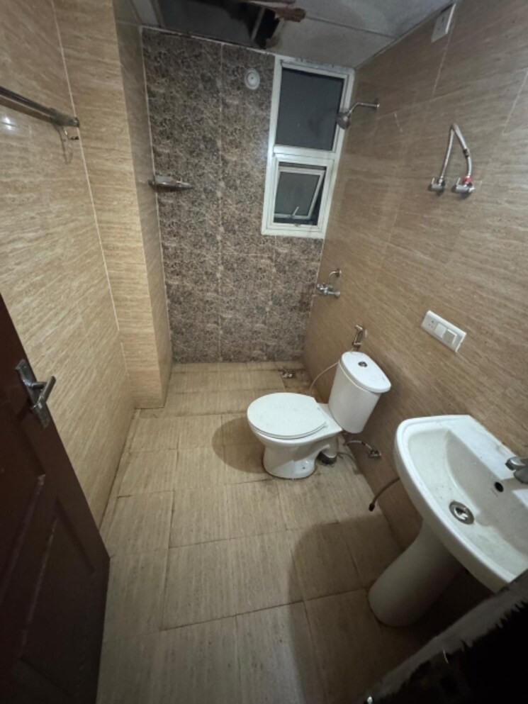 Bathroom, omaxe-r2 3 Bedroom 1550 Sq.Ft. Apartment In Gomti Nagar Lucknow 8177524