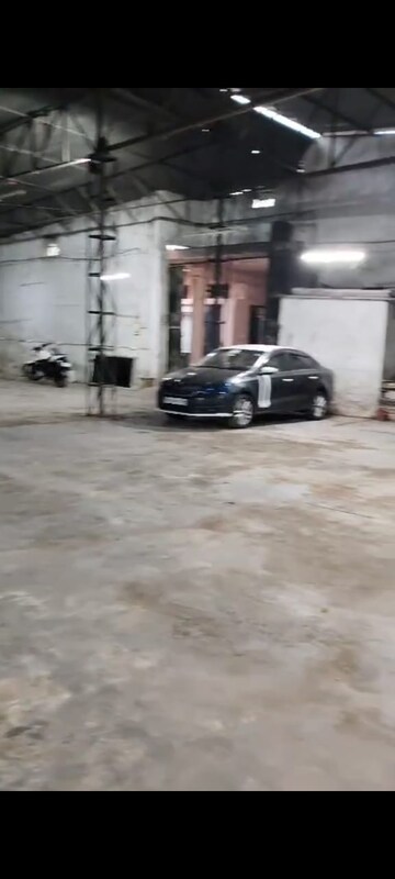 Parking in  Warehouse at Kanpur Road – for Rent