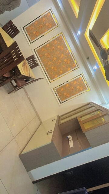 Furnished Amenities in 3 BHK Apartment at Rishita Manhattan, Gomti Nagar – for Rent