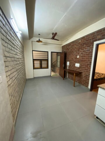Room in 1 BHK Independent House at Ansal Plaza Sector-23, Sector 23 – for Rent