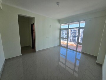 Room in 3 BHK Apartment at JKG Palm Court, Sector 16c Greater Noida – for Rent