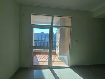 Room in 3 BHK Apartment at JKG Palm Court, Sector 16c Greater Noida – for Rent