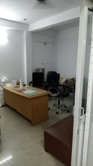 Commercial Office Space 100 Sq.Ft. For Rent in Kamta Lucknow  8177601