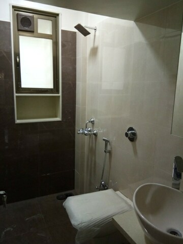 Attached Bathroom in 2 BHK Apartment at Santacruz West – for Rent