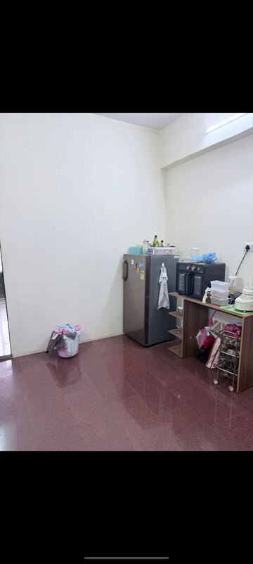 Room in 2 BHK Apartment at Prabhadevi – for Rent