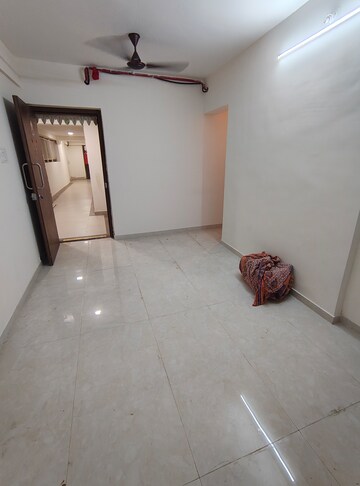 Furnished Amenities in 1.5 BHK Apartment at Drushti Sapphire, Ghatkopar East – for Rent