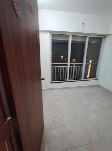 Room in 1.5 BHK Apartment at Drushti Sapphire, Ghatkopar East – for Rent