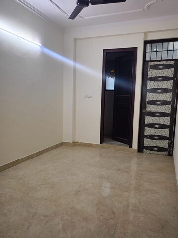 Room in 2 BHK Builder Floor at Chattarpur – for Rent