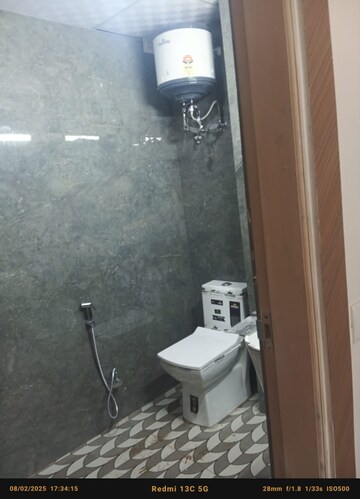 Furnished Amenities in 1 RK Builder Floor at Unitech Arcadia, South City 2 – for Rent