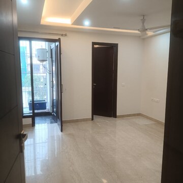 Room in 3 BHK Builder Floor at Lajpat Nagar Iii – for Rent