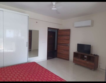 Bedroom in Studio Builder Floor at RWA Residential Society, Sector 40 – for Rent
