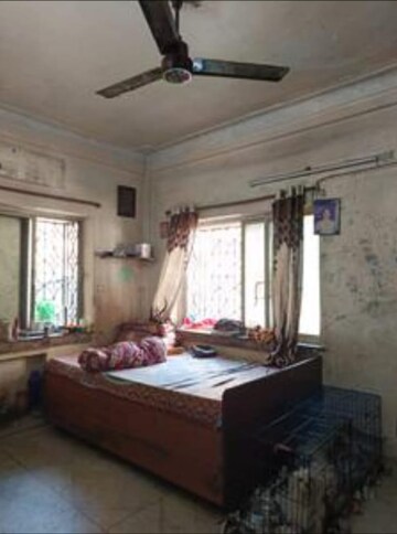 Living Room in 6+ BHK Independent House at Hazra Road – for Sale