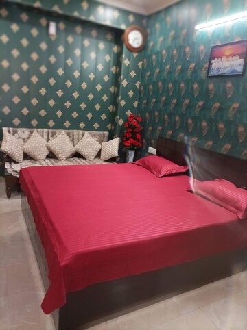Bedroom in 2 BHK Builder Floor at RWA Residential Society, Sector 40 – for Rent