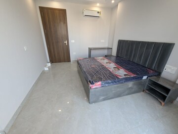 Bedroom in 1 BHK Builder Floor at Signature Tower Sector 30, Sector 30 – for Rent
