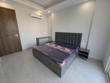 Bedroom in 1 BHK Builder Floor at Signature Tower Sector 30, Sector 30 – for Rent