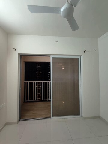 Room in 3 BHK Apartment at Godrej Green Cove, Mahalunge – for Rent